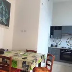 Appartement A Stones Throw From The Sea *