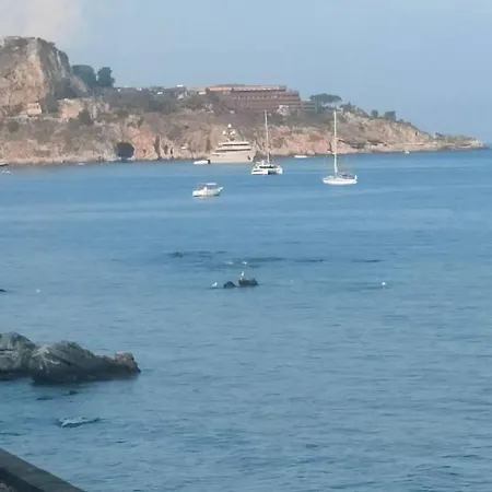 A Stones Throw From The Sea Appartement *