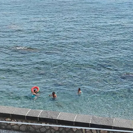 A Stones Throw From The Sea Appartement Giardini-Naxos